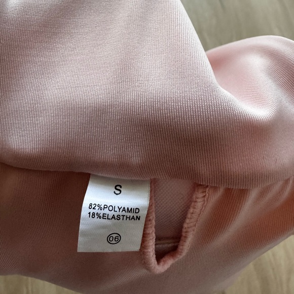 One-Shoulder Pink Bikini Top - Picture 2 of 3